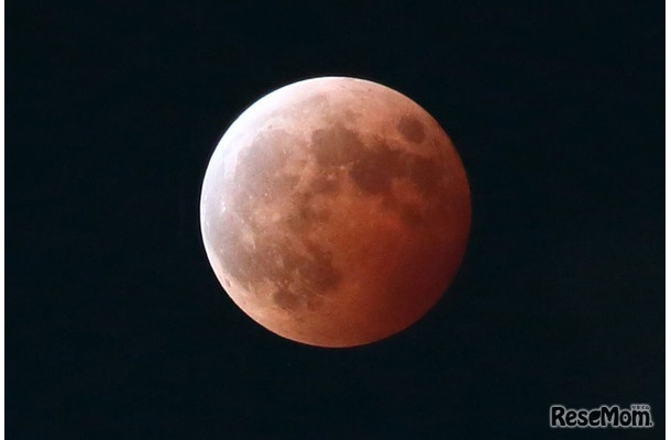 皆既月食の様子