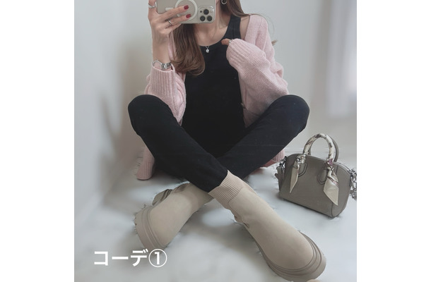 GUのパフニットで春を先取り。ピンク×ブラックで作る甘さを抑えた旬のカジュアル【40代の毎日コーデ】