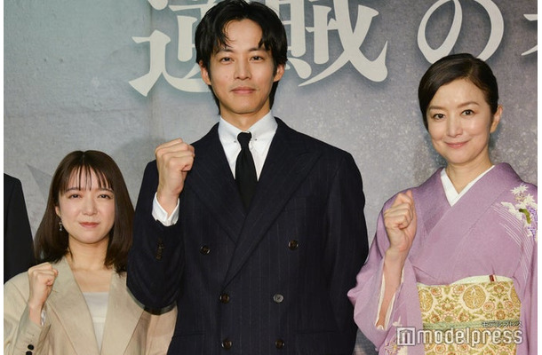「逆賊の幕臣」出演者発表会見に登壇した上白石萌音、松坂桃李、鈴木京香(C)モデルプレス