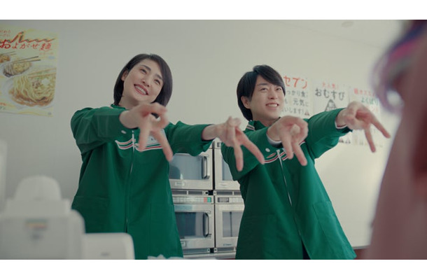 天海祐希、櫻井翔／セブン‐イレブン新テレビCM「朝セブン最高篇」（提供写真）