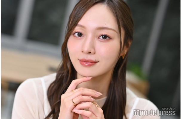モデルプレスのインタビューに応じた梅澤美波（C）モデルプレス