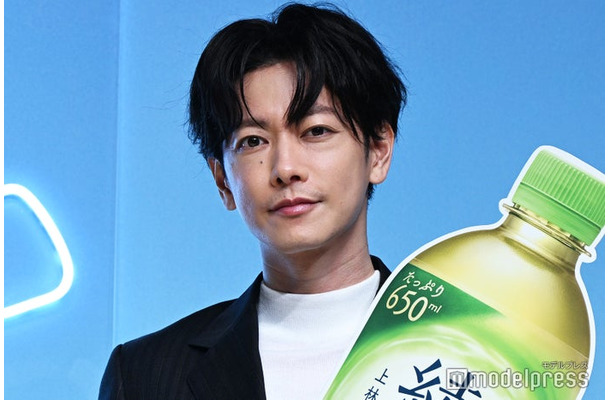 「綾鷹」新アンバサダーに就任した佐藤健(C)モデルプレス