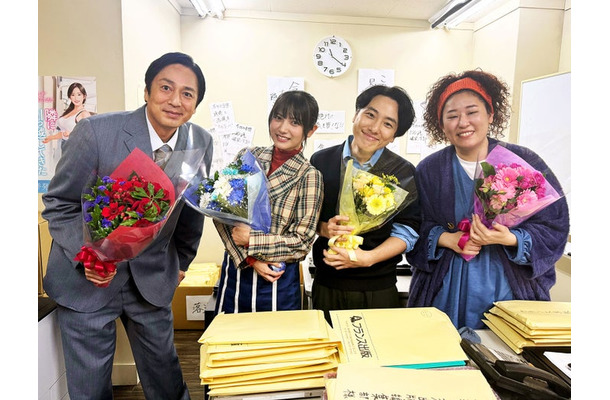 徳井義実、桃月なしこ、九十九黄助、高畑遊（C）「令和に官能小説作ってます」製作委員会