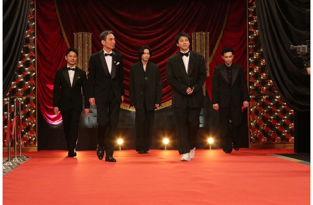 妻夫木聡、長塚京三、松村北斗、山田裕貴、吉沢亮（C）日本アカデミー協会