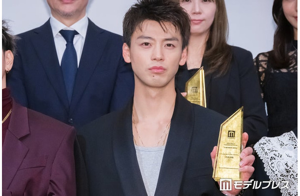 「モデルプレスベストドラマアワード」主演俳優部門1位を受賞した竹内涼真(C)モデルプレス
