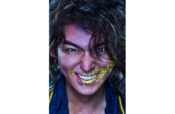 小瀧望「うま-馬に乗ってこの世の外へ-」メインビジュアル(提供写真)