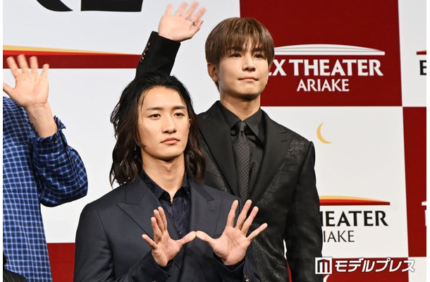 体作りの話題で盛り上がった岩本照＆岩田剛典（C）モデルプレス