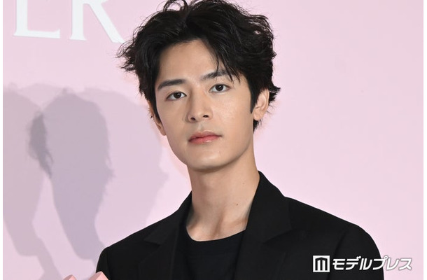 イベントに登場した塩野瑛久（C）モデルプレス