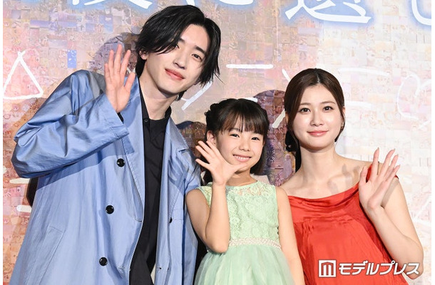 映画「君が最後に遺した歌」で親子役を演じた道枝駿佑、英茉ちゃん、生見愛瑠(C)モデルプレス