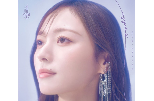 乃木坂46「最後に階段を駆け上がったのはいつだ？」梅澤美波特別版仕様ジャケット写真（提供写真）