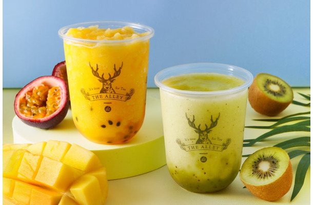 香りと恋するキウイ cold / M 720円 L 820円、ときめくマンゴーパッション cold / M 710円 L 820円/提供画像