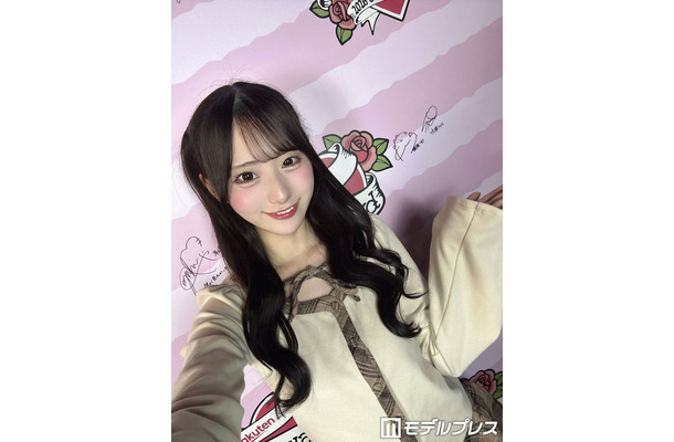 モデルプレスのインタビューに応じた綾瀬ことり（C）モデルプレス