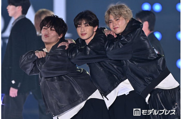 しょう、すず、こう/すずしょうと(C)モデルプレス