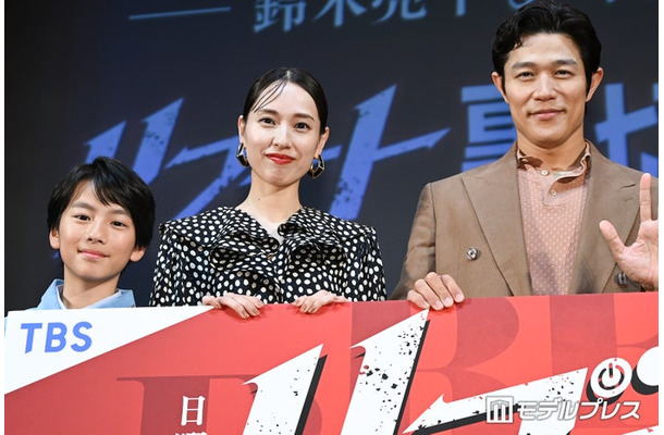 矢崎滉、戸田恵梨香、鈴木亮平(C)モデルプレス