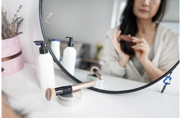 40代、節約で選んだコスメがオバさんっぽさの元凶かも……!プチプラファンデの見極め方とは