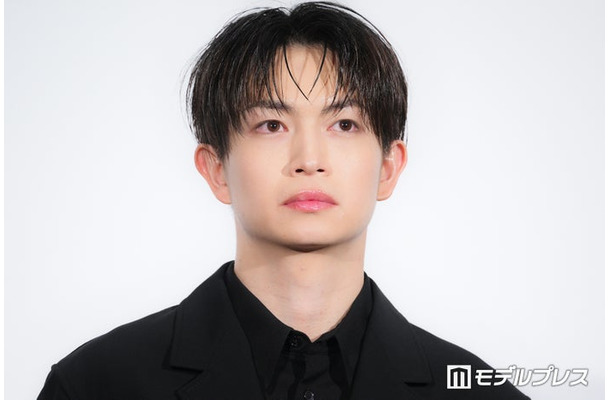 綱啓永(C)モデルプレス