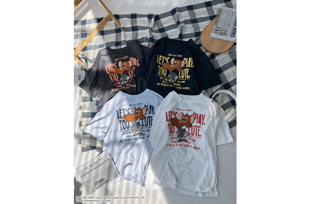 アクリルキーホルダー付　トムとジェリーTシャツ　￥2,450（税込価格 ￥2,695)