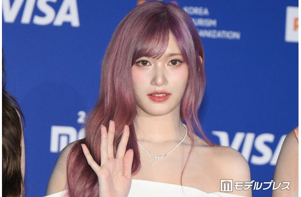 イソ（C）モデルプレス