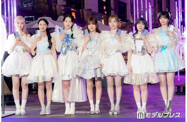 点灯式に出席したME:I／SUZU、MIU、MOMONA、TSUZUMI、KEIKO、AYANE、RINON（C）モデルプレス