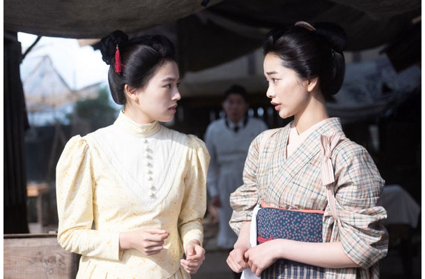 上坂樹里、見上愛「風、薫る」第16話（C）NHK