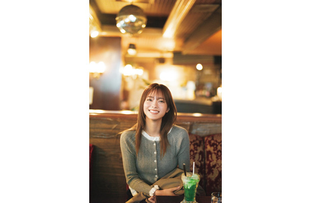 田村保乃：撮影／細居幸次郎、スタイリング／武久真理江、ヘアメイク／田村直子、デザイン／松本麻実（GROSVENOR design.）