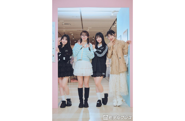 モデルプレスのインタビューに応じた（左から）栗田なつか、塩川莉世、庄司なぎさ、白石まゆみ（C）モデルプレス