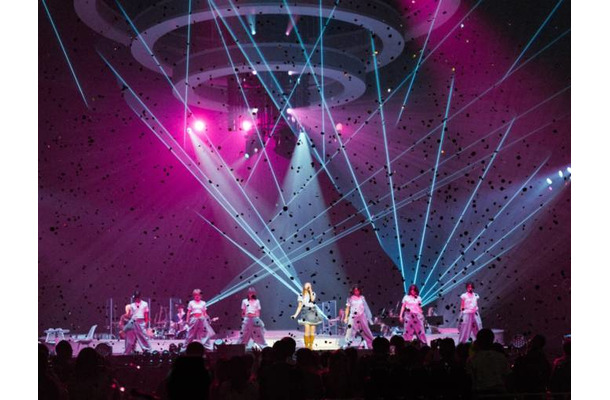 幾田りら、3年ぶりのソロツアー『幾田りら LIVE TOUR 2026 “Laugh”』開幕｜ソウル公演では豪華ゲストが登場