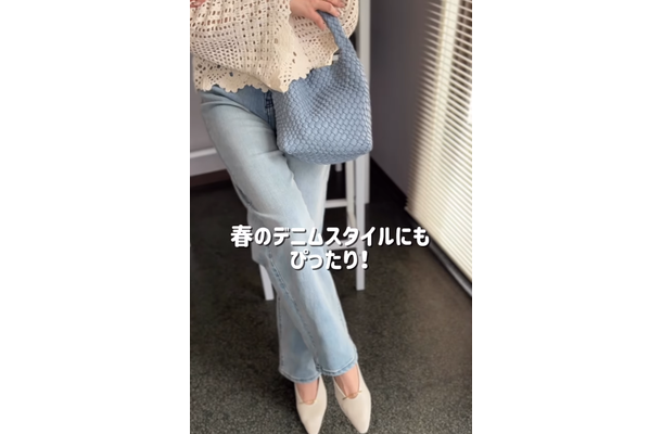 パンプス×デニム。きれい見えとスタイルアップを叶える足元とは【40代の毎日コーデ】