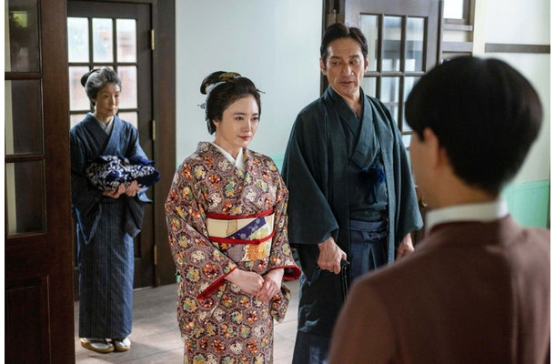 円城寺あや、仲間由紀恵、谷田歩「風、薫る」第35話（C）NHK