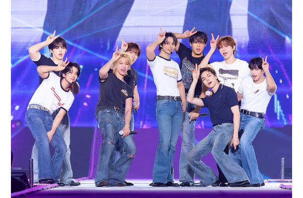 SEVENTEEN(P)&(C) PLEDIS Entertainment
