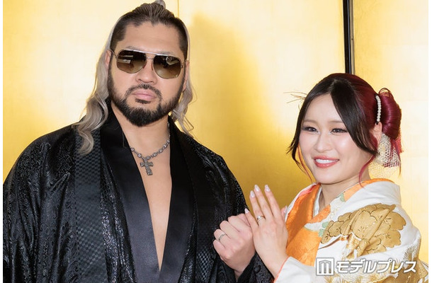 取材会に出席したNARAKU選手、イヨ・スカイ選手（C）モデルプレス