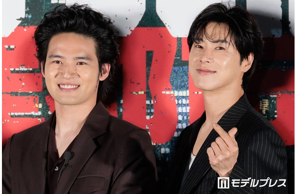 映画「TOKYO BURST-犯罪都市-」公開直前イベントに出席した水上恒司、ユンホ（C）モデルプレス
