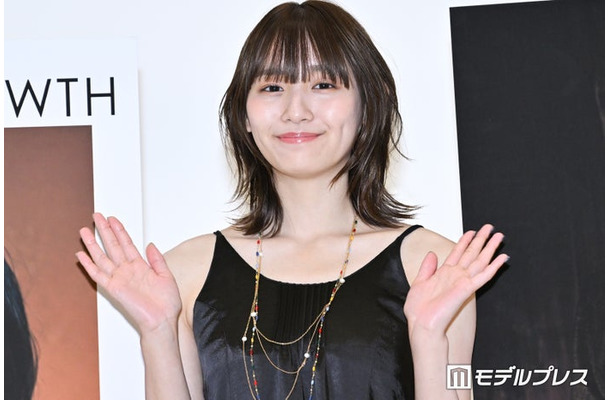 浅川梨奈（C）モデルプレス