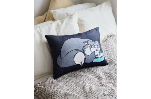 【WEB限定】＜ルシファー＞モチモチクッション 4,400円（税込）