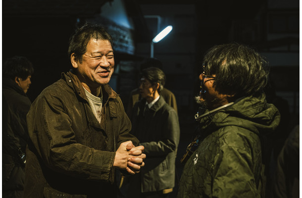 『名無し』（C）佐藤二朗 永田諒 ／ ヒーローズ　（C）2026 映画「名無し」製作委員会