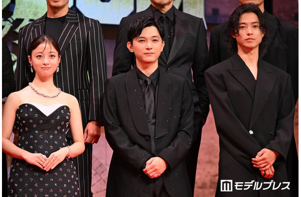「キングダム 魂の決戦」ワールドプレミアに登壇した橋本環奈、吉沢亮、山崎賢人(C)モデルプレス