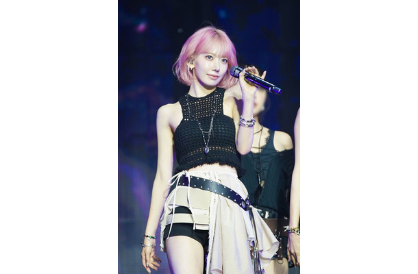 SAKURA／LE SSERAFIM「Weverse Con」（C）2026 Weverse Con Festival