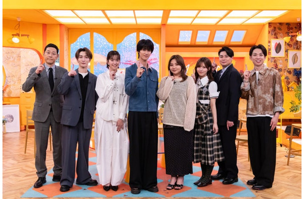 （左から）東野幸治、渡辺翔太、佐藤栞里、曽野舜太、野呂佳代、中嶋優月、吉村崇、河井ゆずる(C)フジテレビ
