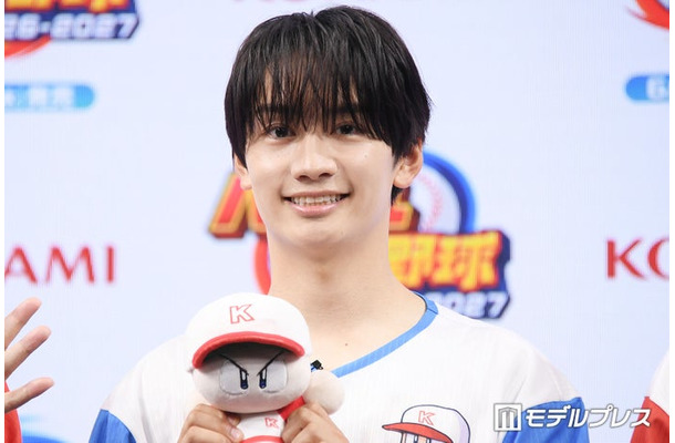 新幹線移動中もパワプロに夢中で末澤誠也を放置していた藤原丈一郎（C）モデルプレス