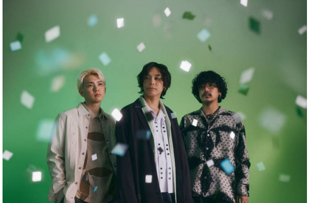 Omoinotake、TVアニメ『花ざかりの君たちへ』第2期主題歌「FLASHBULB」「花束」 配信リリース日決定｜フェスシーンでも存在感