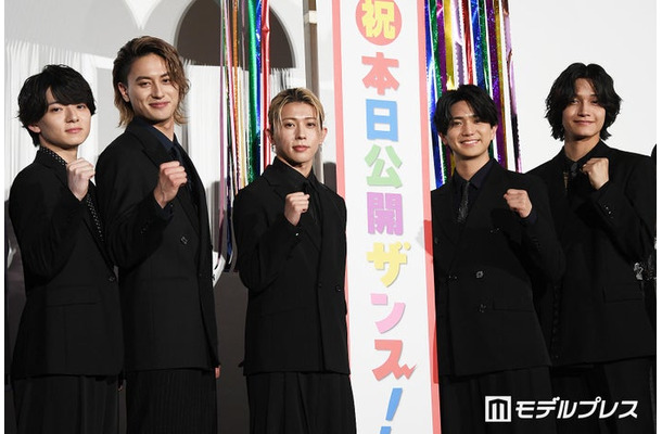 映画公開に喜びを語った(左から)西村拓哉、Aぇ! group(小島健、末澤誠也、正門良規、佐野晶哉)(C)モデルプレス