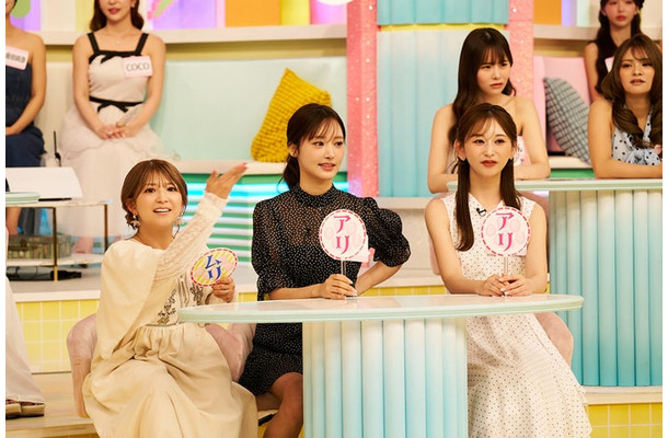 （左から）スタジオ驚きの恋愛エピソードを明かした矢口真里、恋愛経験豊富な女子・きほ、きこ（提供写真）