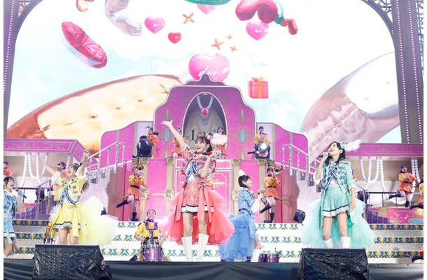 =LOVE(提供写真)