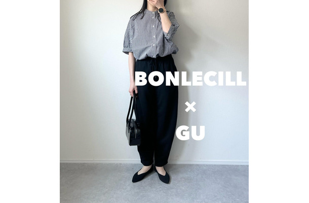 【GU】黒のバレルパンツにギンガムチェックを合わせて。モノトーンの大人カジュアルの着こなし【40代の毎日コーデ】