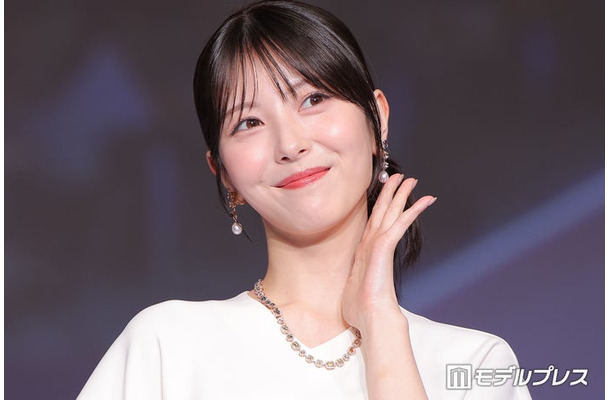 「第37回 日本ジュエリーベストドレッサー賞」20代部門を受賞した浜辺美波（C）モデルプレス