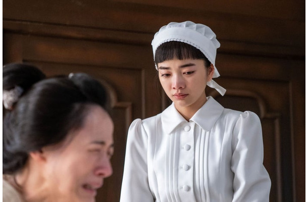 伊勢佳世、見上愛「風、薫る」第71話(C)NHK