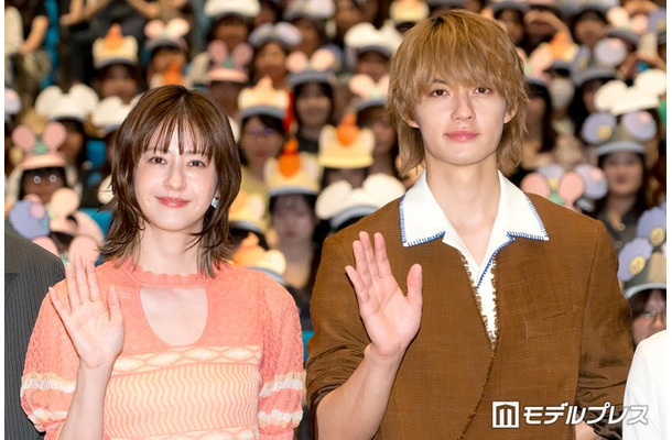 「君の好きは無敵」制作発表会見に出席した松本若菜、佐野勇斗（C）モデルプレス