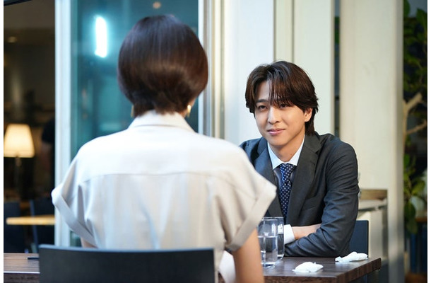 内田有紀、寺西拓人「ラストノート」第1話(C)フジテレビ