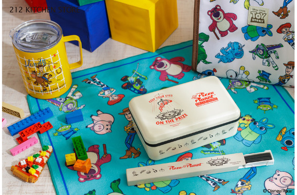 ステンレスマグ¥3,300/スクエアランチBOX 各¥2,970/箸箱セット ¥1,650/くっつくランチクロス 各¥1,980/保冷ランチバッグ 各¥2,970