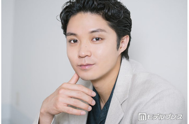 モデルプレスのインタビューに応じた磯村勇斗(C)モデルプレス